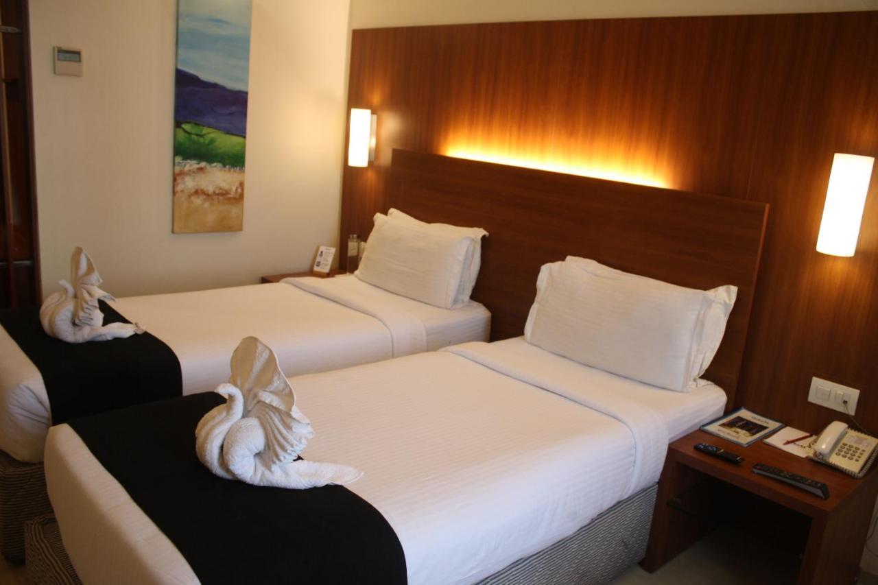Orbett Hotel Pune Esterno foto