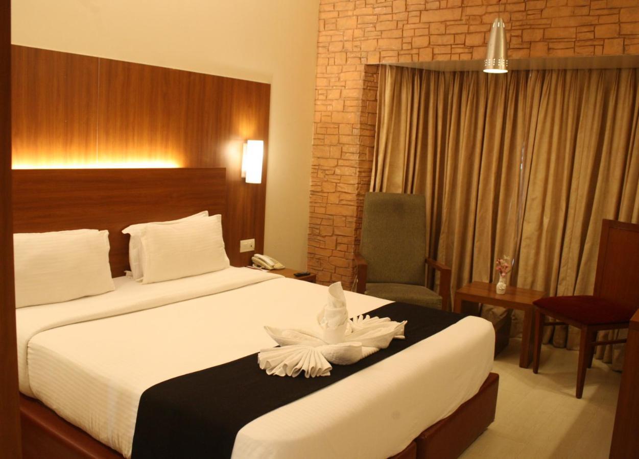 Orbett Hotel Pune Esterno foto