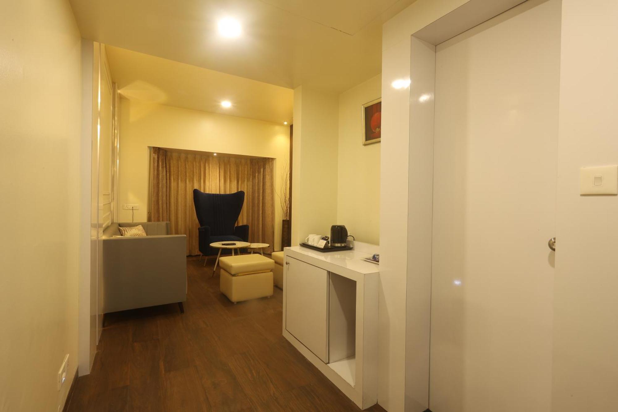 Orbett Hotel Pune Esterno foto