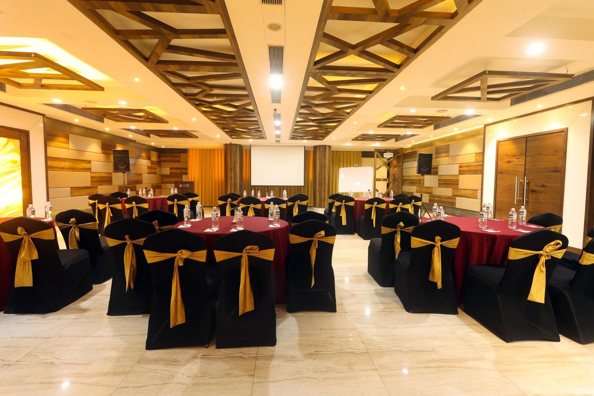 Orbett Hotel Pune Esterno foto