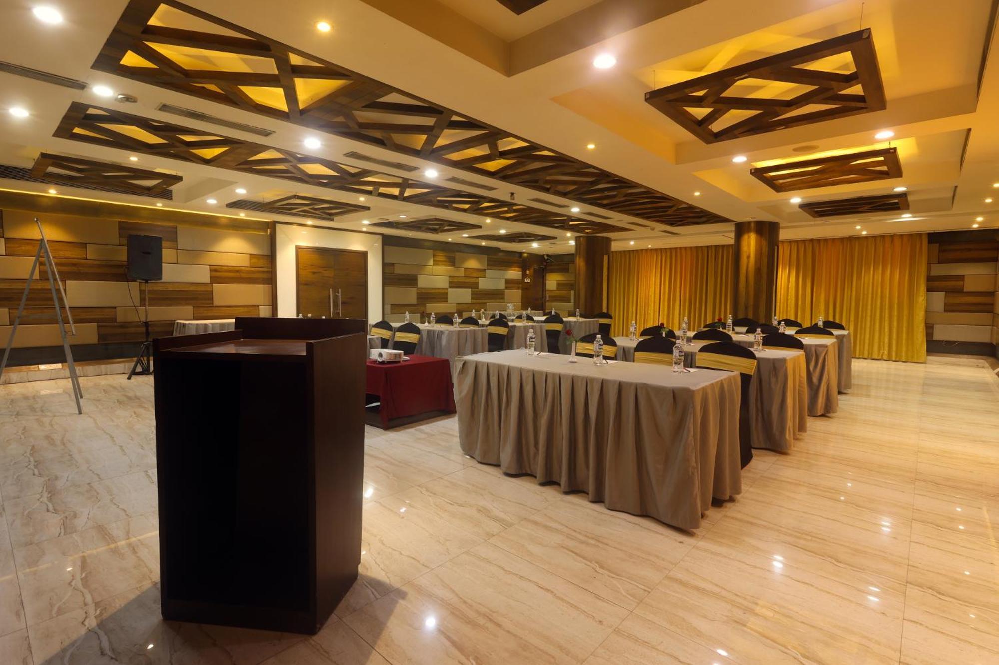 Orbett Hotel Pune Esterno foto