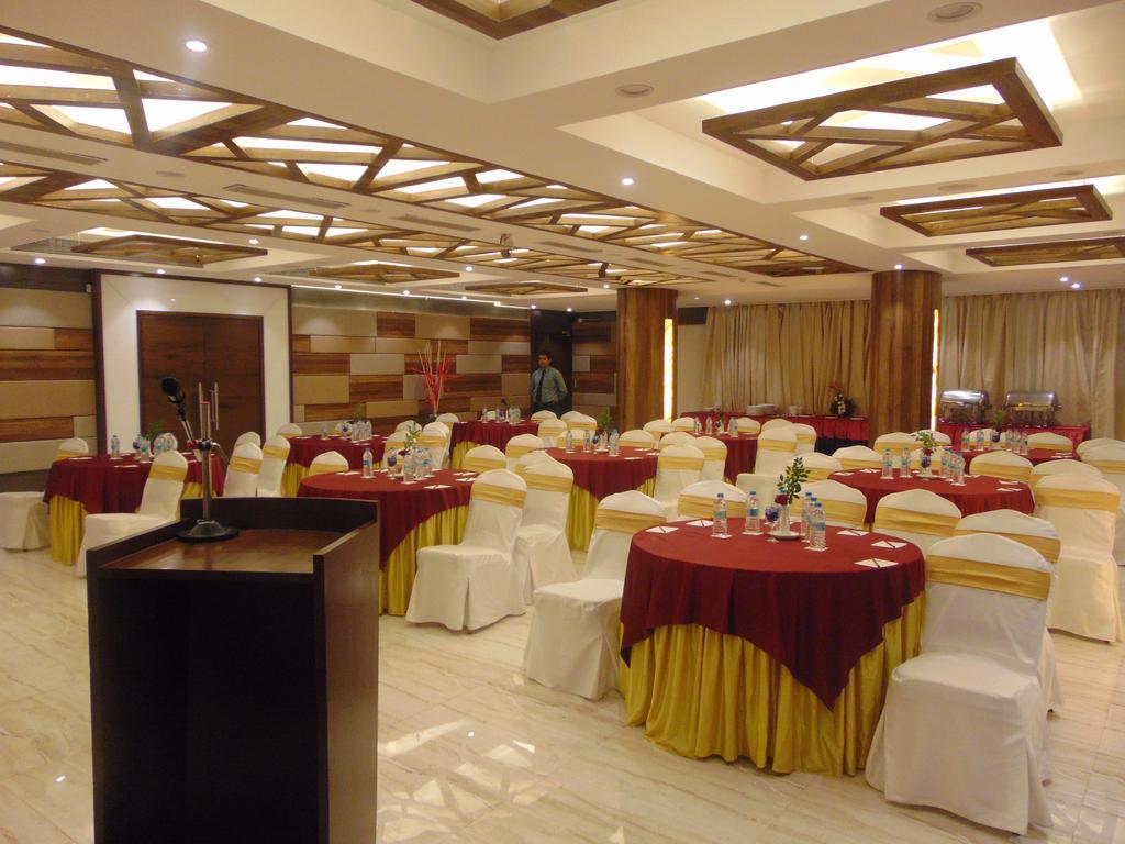 Orbett Hotel Pune Esterno foto